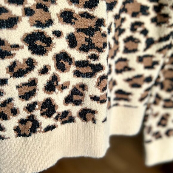 Orange Kiss Leopard Print Super Soft Relaxed Fit Contrasting Trim Sweater Size M - Picture 6 of 10
